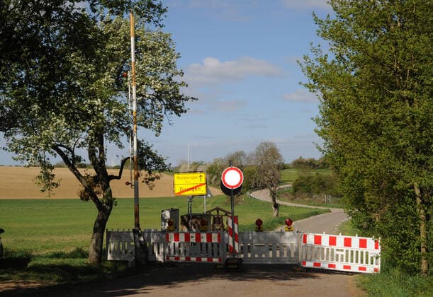 The border in Biringen in the direction of France is closed on Tuesday 14 04 2020 Because of the Corona crisis all border crossings are closed or controlled by the police Only commuters are allowed to enter Germany, for shopping visits crossing is prohibited bub