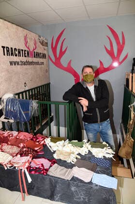 Manfred May is allowed to open his shop TrachtenWahnsinn with a special permit and offers, among other things, self-made face masks Germering, 14 04 2020 Foto:xS.xAdamx xFuturexImage