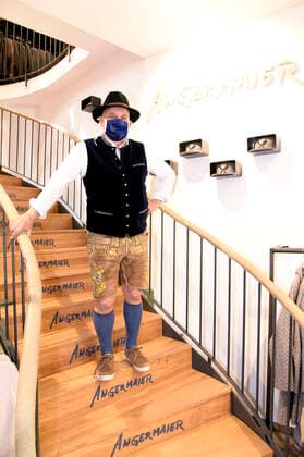 Axel Munz in his shop Trachten Angermaier , which is closed due to the Corona crisis The Trachten Online Shop of Angermaier is still in operation Munich, 14 04 2020 Foto:xS.xAdamx xFuturexImage