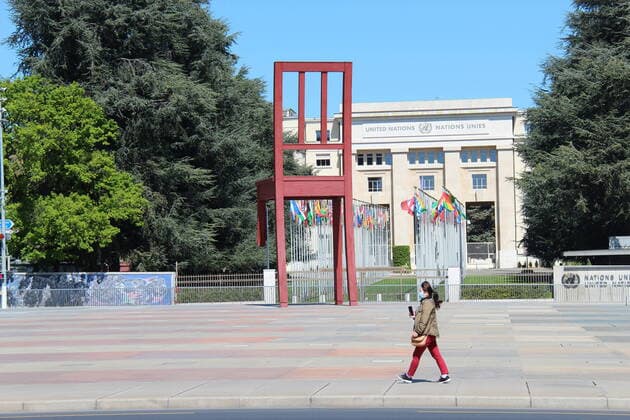 (200414) -- GENEVA, April 14, 2020 -- A pedestrian walks past the Palais des Nations in Geneva, Switzerland, April 14, 2020. Following the Easter weekend, Switzerland reported 280 new confirmed COVID-19 cases on Monday, the smallest daily increase in three weeks. ) SWITZERLAND-GENEVA-COVID-19 NiexXiaoyang 