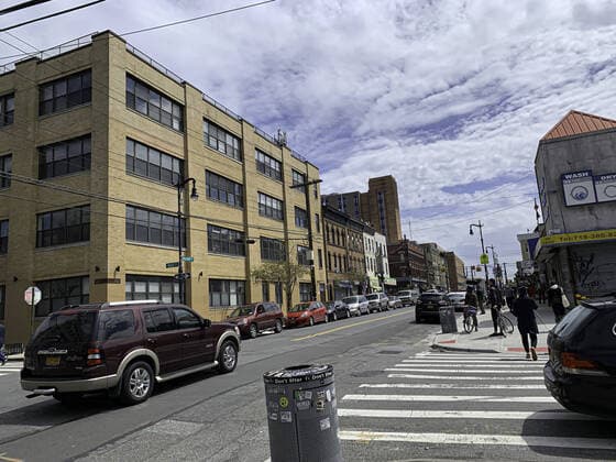 April 14, 2020, International, Brooklyn New York USA: (NEW) Covid-19:Movement in Brooklyn.. April 14,2020,Brooklyn,New York,USA:There is long queue everywhere in Brooklyn to enter post office,stores amid Coronavirus pandemic.People are also keeping distance while on the queue. ..Credit: Thenews2 International - ZUMAn293 20200414_znp_n293_013 Copyright: xNiyixFotex