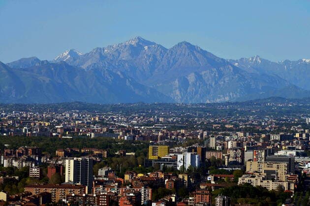 Milan, nice weather panoramas of Milan in the time of coronavirus, mountains in the background (Maurizio Maule Fotogramma, Milan - 2020-04-14) p.s. la foto e utilizzabile nel rispetto del contesto in cui e stata scattata, e senza intento diffamatorio del decoro delle persone rappresentate  Copyright: xMaurizioxMaulex xFOTOGRAMMAx