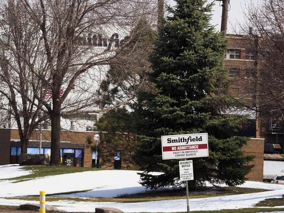 April 14, 2020, Sioux Falls, SOUTH DAKOTA, USA: The Smithfield Foods pork processing plant in Sioux Falls, South Dakota has been closed indefinitely after 380 employees tested positive for the COVID-19 virus. Tuesday, April 14, 2020. A total of 3,700 persons work at the Sioux Falls food processing plant, and the city of Sioux Falls in Minnehaha County has become a hotspot in the state for the virus. Sioux Falls mayor has requested the governor of South Dakota to enact a state-wide shelter in place order to combat the spread of the virus. Sioux Falls USA - ZUMAm41_ 20200414_zaf_m41_001 Copyright: xJerryxMennengax