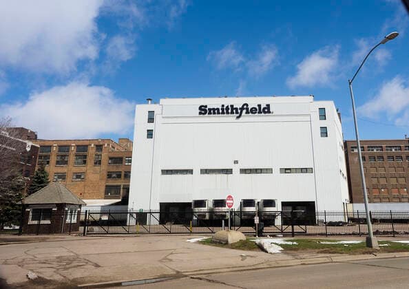 April 14, 2020, Sioux Falls, SOUTH DAKOTA, USA: The Smithfield Foods pork processing plant in Sioux Falls, South Dakota has been closed indefinitely after 380 employees tested positive for the COVID-19 virus. Tuesday, April 14, 2020. A total of 3,700 persons work at the Sioux Falls food processing plant, and the city of Sioux Falls in Minnehaha County has become a hotspot in the state for the virus. Sioux Falls mayor has requested the governor of South Dakota to enact a state-wide shelter in place order to combat the spread of the virus. Sioux Falls USA - ZUMAm41_ 20200414_zaf_m41_002 Copyright: xJerryxMennengax