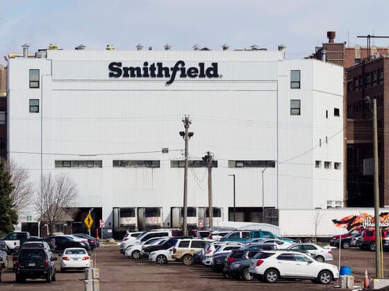 April 14, 2020, Sioux Falls, SOUTH DAKOTA, USA: The Smithfield Foods pork processing plant in Sioux Falls, South Dakota has been closed indefinitely after 380 employees tested positive for the COVID-19 virus. Tuesday, April 14, 2020. A total of 3,700 persons work at the Sioux Falls food processing plant, and the city of Sioux Falls in Minnehaha County has become a hotspot in the state for the virus. Sioux Falls mayor has requested the governor of South Dakota to enact a state-wide shelter in place order to combat the spread of the virus. Sioux Falls USA - ZUMAm41_ 20200414_zaf_m41_005 Copyright: xJerryxMennengax