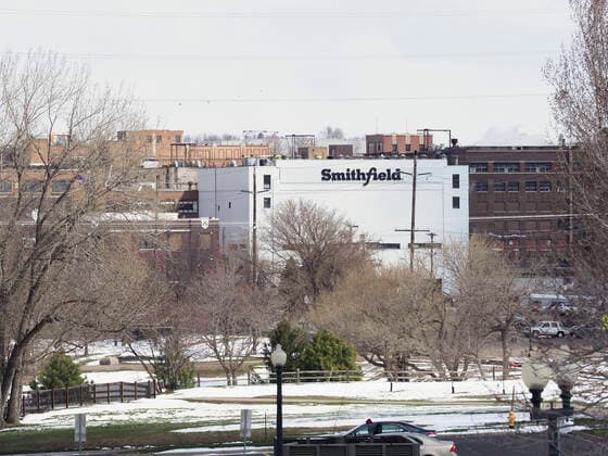 April 14, 2020, Sioux Falls, SOUTH DAKOTA, USA: Seen from Falls Park, Smithfield Foods pork processing plant in Sioux Falls, South Dakota has been closed indefinitely after 380 employees tested positive for the COVID-19 virus. Tuesday, April 14, 2020. A total of 3,700 persons work at the Sioux Falls food processing plant, and the city of Sioux Falls in Minnehaha County has become a hotspot in the state for the virus. Sioux Falls mayor has requested the governor of South Dakota to enact a state-wide shelter in place order to combat the spread of the virus. Sioux Falls USA - ZUMAm41_ 20200414_zaf_m41_007 Copyright: xJerryxMennengax