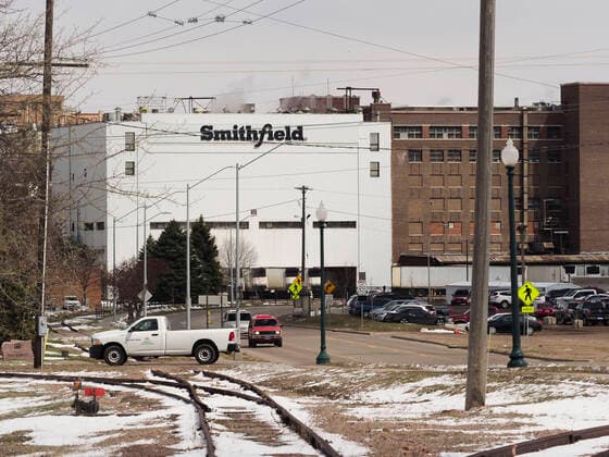 April 14, 2020, Sioux Falls, SOUTH DAKOTA, USA: The Smithfield Foods pork processing plant in Sioux Falls, South Dakota has been closed indefinitely after 380 employees tested positive for the COVID-19 virus. Tuesday, April 14, 2020. A total of 3,700 persons work at the Sioux Falls food processing plant, and the city of Sioux Falls in Minnehaha County has become a hotspot in the state for the virus. Sioux Falls mayor has requested the governor of South Dakota to enact a state-wide shelter in place order to combat the spread of the virus. Sioux Falls USA - ZUMAm41_ 20200414_zaf_m41_008 Copyright: xJerryxMennengax