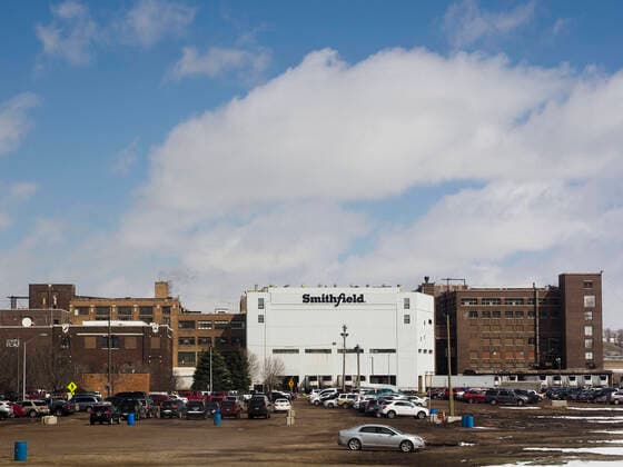 April 14, 2020, Sioux Falls, SOUTH DAKOTA, USA: The Smithfield Foods pork processing plant in Sioux Falls, South Dakota has been closed indefinitely after 380 employees tested positive for the COVID-19 virus. Tuesday, April 14, 2020. A total of 3,700 persons work at the Sioux Falls food processing plant, and the city of Sioux Falls in Minnehaha County has become a hotspot in the state for the virus. Sioux Falls mayor has requested the governor of South Dakota to enact a state-wide shelter in place order to combat the spread of the virus. Sioux Falls USA - ZUMAm41_ 20200414_zaf_m41_009 Copyright: xJerryxMennengax