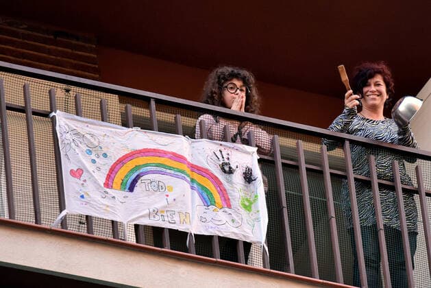 April 14, 2020, LÂ Hospitalet, Barcelona, Spain: People applaud Covid-19 fighters from their terrace during confinement..Citizens of LÂ Hospitalet at 8:00 pm continue to applaud showing gratitude to the people who are struggling in the fight against the Covid-19 health crisis, they give each other hope. LÂ Hospitalet Spain - ZUMAs197 20200414_zaa_s197_116 Copyright: xRamonxCostax