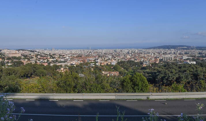 NEWS : Covid 19 Coronavirus en Spagne - Barcelone- 14 04 2020 Reduction de la pollution a Barcelone NEWS : Covid 19 Coronavirus Confinement a Barcelone - 14 04 2020 PacoLargo Panoramic 