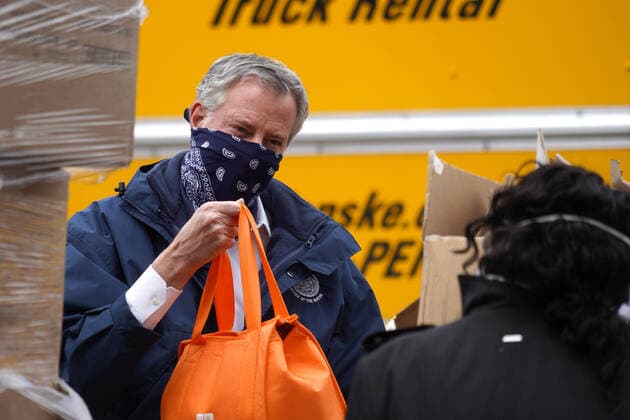 News Bilder des Tages April 14, 2020, New York, New York, USA: Mayor BILL DI BLASIO holds a press conference at The Campaign Against Hunger Food Pantry,.Brooklyn, NY.April 14, 2020.Photos by Sonia Moskowitz. New York USA - ZUMAm334 20200414_zep_m334_002 Copyright: xSoniaxMoskowitzxGordonx