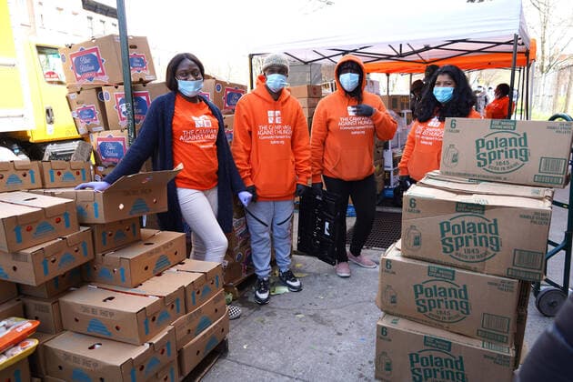 April 14, 2020, New York, New York, USA: Scenes at The Campaign Against Hunger during Mayor BILL DI BLASIO visit and press conference,.Brooklyn, NY.April 14, 2020.Photos by Sonia Moskowitz. New York USA - ZUMAm334 20200414_zep_m334_017 Copyright: xSoniaxMoskowitzxGordonx