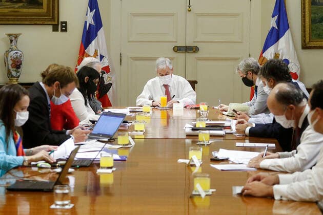 Santiago, April 15, 2020 The President of the Republic, Sebastian Pinera, heads a new meeting of the Emergency Committee for Coronavirus Pool Photography ViaAton Chile, Santiago Chile Aton 411987  Copyright: POOLxFOTOGRAFICO VIAATONxCHILE