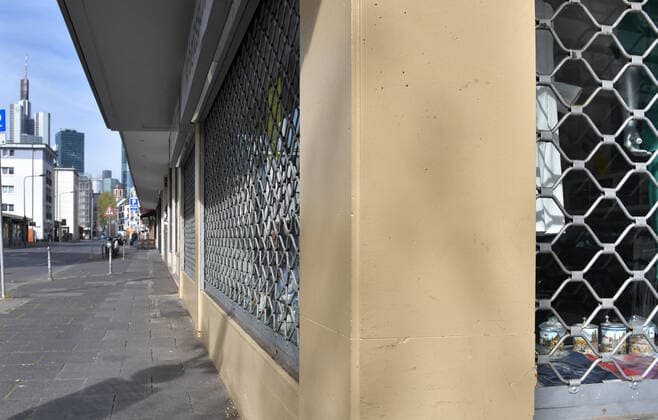 15 04 2020, xblx, day of decision there will be loosening, still closed business, emwirt Frankfurt am Main