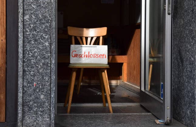 15 04 2020, xblx, day of decision there will be loosening, still closed business, emwirt Frankfurt am Main
