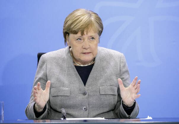 Bilder des Jahres 2020, News 04 April Bundeskanzlerin Angela Merkel, CDU, gibt nach einer Videokonferenz des Bundesregierung mit den Ministerpraesidenten, im Zusammenhang mit dem Coronavirus, eine Presseunterrichtung. Berlin, 15.04.2020 Berlin Deutschland *** Chancellor Angela Merkel, CDU, gives a press briefing after a video conference of the Federal Government with the State Premiers, in connection with the corona virus Berlin, 15 04 2020 Berlin Germany Copyright: xThomasxImo photothek.netx