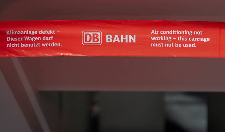 Impressions Frankfurt Central Station 15 04 2020, Frankfurt Sign DB Bahn Air-conditioning system defective This car must not be used Due to the Corona Pandemic Covid 19 virus, worldwide travel is strongly restricted Frankfurt Hessen Germany Main Station
