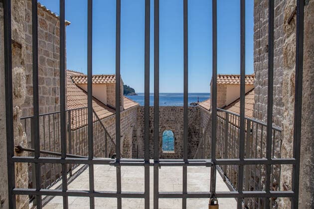 (200415) -- DUBROVNIK (CROATIA), April 15, 2020 -- Photo taken on April 15, 2020 shows the Lazzarettos complex, a medieval quarantine facility built in the 16th century and currently a place of recreation, trade and entertainment, in Dubrovnik, Croatia. Croatia s Interior Minister Davor Bozinovic said on Wednesday that Croatia will extend the COVID-19 lockdown that expires on Sunday. According to the latest numbers presented on Wednesday afternoon at the daily press briefing for the epidemic, there are currently 1,741 cases of COVID-19 in Croatia. So far, 33 people have died from the disease, while 473 people have recovered. ( Pixsell via Xinhua) CROATIA-DUBROVNIK-COVID-19-MEDIEVAL QUARANTINE FACILITY GrgoxJelavic 