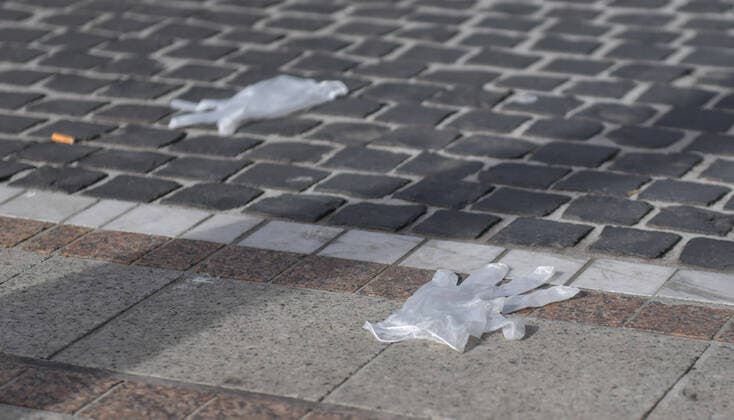 xblx, discarded rubber gloves, emwirt Frankfurt am Main