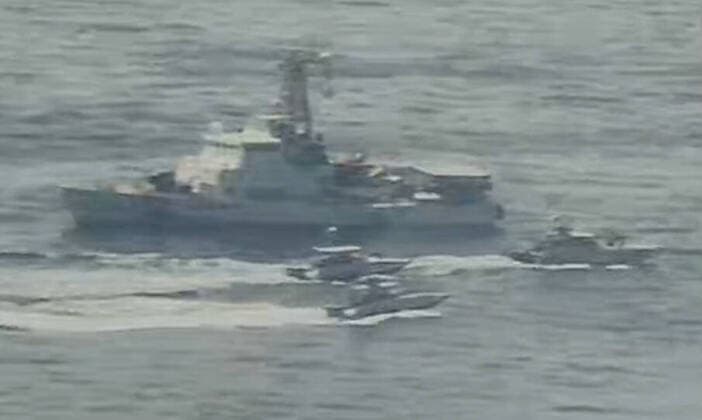 NORTH ARABIAN GULF (April 15, 2020) Iranian Islamic Revolutionary Guard Corps Navy (IRGCN) vessels conducted unsafe and unprofessional actions against U.S. Military ships by crossing the ships? bows and sterns at close range while operating in international waters of the North Arabian Gulf. U.S. forces are conducting joint interoperability operations in support of maritime security in the U.S. 5th Fleet area of operations. Where: Arabian Gulf When: 15 Apr 2020 Credit: Cover Images **Editorial use only ** Copyright: xx 40449631 EDITORIAL USE ONLY. NOT FOR USE BY NEWSPAPERS BASED IN THE UK.
