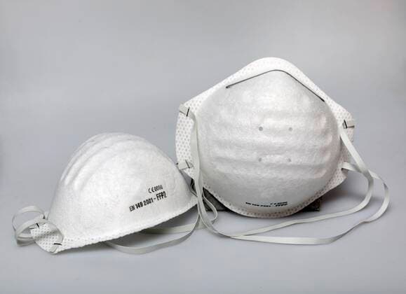 FFP2 mouthguard, protective mask, face mask, respirator, corona, SARS CoV 2, virus, epidemic, disease, risk of infection, pandemic, Germany, Europe Copyright: imageBROKER/FotoxBeck iblsbe05450785.jpg
