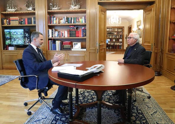 16-04-2020 Spain King Felipe during a meeting with Manuel Castells at Zarzuela palace in Madrid, Spain .  Copyright: xPPEx