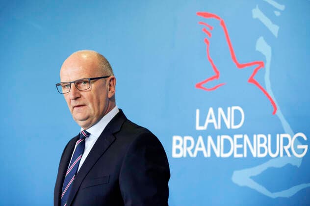 Dietmar Woidke at the press conference on the new Containment Ordinance for the State of Brandenburg in the State Chancellery Potsdam, 17 04 2020 Foto:xF.xBungertx xFuturexImage