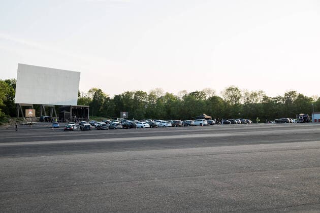 Brings drive-in cinema Cologne Porz 17 04 04 2020 The drive-in cinema Brings is slowly filling up the first concert during the Corona crisis at the drive-in cinema Cologne Porz Cologne Drive-in cinema Porz NRW Germany Copyright: xBEAUTIFULxSPORTS Wunderlx