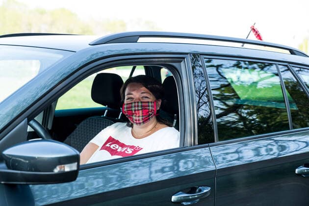 Brings Drive-in Cinema Cologne Porz 17 04 04 2020 Extra for the concert Mouthguards in tartan Brings give the first concert during the Corona crisis at the drive-in cinema Cologne Porz Cologne Drive-in Cinema Porz NRW Germany Copyright: xBEAUTIFULxSPORTS Wunderlx