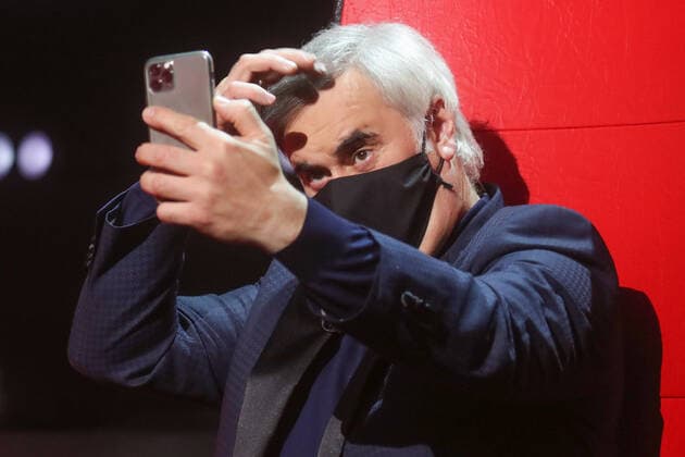 MOSCOW, RUSSIA - APRIL 17, 2020: Singer Valery Meladze while filming a live broadcast of an episode of The Voice Kids Russia reality television singing competition. The show is shot without audience amid the COVID-19 coronavirus pandemic. Vyacheslav Prokofyev TASS  TS0D62BE