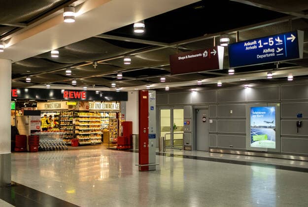Düsseldorf Airport Düsseldorf, 18 04 2020 Empty departure hall REWE supermarket Düsseldorf Airport
