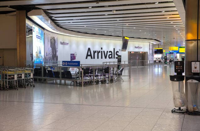 . 19 04 2020. London, United Kingdom. An empty Arrival Hall at Terminal 4. Quiet at Heathrow Airport. Heathrow Airport. Very few passengers at the World s second busiest airport as travel is severly disrupted by the Coronavirus.  xMarkxThomasx xi-Imagesx IIM-21036-0009