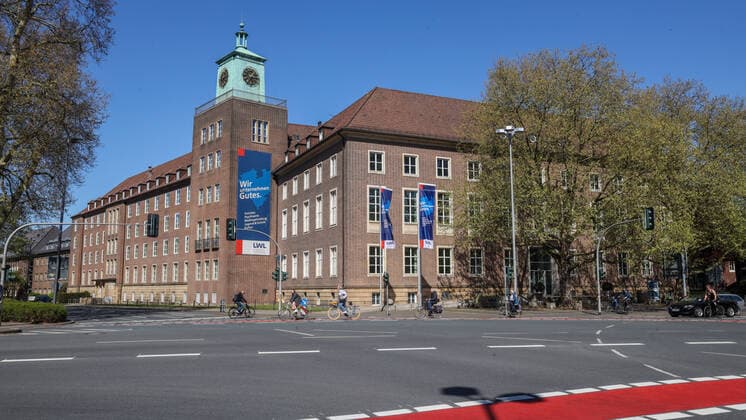 DEU, Germany, North Rhine-Westphalia, Münster, 19 04 2020 Münster State House, Headquarters of the Regional Association of Westphalia Lippe and venue of the Regional Assembly of Westphalia Lippe Westphalia Parliament The listed building in its present form is essentially from the 1950s The plans for the reconstruction were drawn up by the architect Werner March Heimatschutzarchitektur