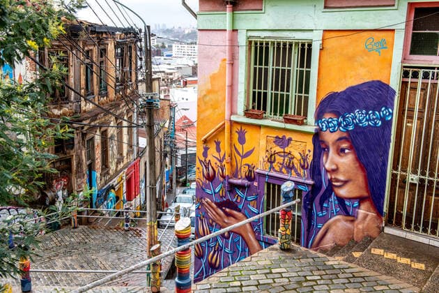 Colorful graffiti street art adorns the walls and buildings of Valparaiso, Chile. Valparaiso Valparaiso Chile Copyright: xEdwinxRemsbergx xVWPicsx ERE-remsberg_19062977471
