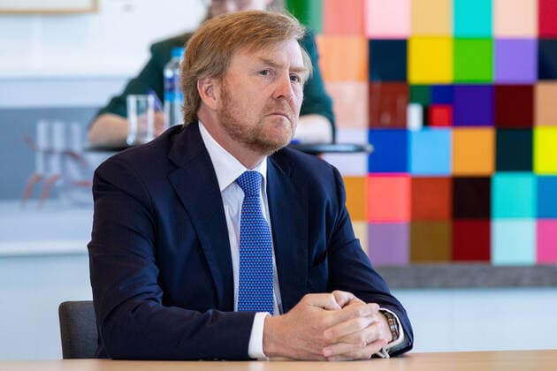 News Bilder des Tages 21-04-2020 Amsterdam King Willem-Alexander visited the UWV, Het Uitvoeringsinstituut Werknemersverzekeringen, in the context of the coronavirus outbreak COVID19 in Amsterdam. The UWV, The Employee Insurance Agency  Copyright: xPPEx