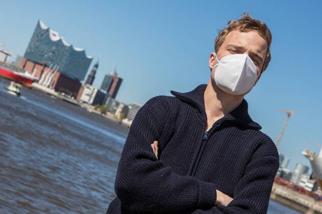 From Monday onwards, masks will also be compulsory in Hamburg 21 04 20 Hamburg From next Monday onwards, masks will also be compulsory in certain areas in Hamburg, including public transport, supermarkets and similar This was announced today by the Hamburg Senate Hamburg Kleiner Grasbrook Hamburg Deutschland Copyright: xSebastianxPetersx