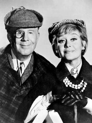 BATMAN, Rudy Vallee, Glynis Johns, The Londinium Larcenies , (Season 3, Episode 11, aired November 23, 1967), 1966-68, TM and Copyright 20th Century Fox Film Corp. All rights reserved. 20thCentFox Courtesy Everett Collection !ACHTUNG AUFNAHMEDATUM GESCHÃ„TZT! PUBLICATIONXNOTxINxCANxCHNxFRAxITAxJPNxNORxPOLxRUSxESPxUKxUSA Copyright: x20thCentFox CourtesyxEverettxCollectionx TBDBATM EC012
