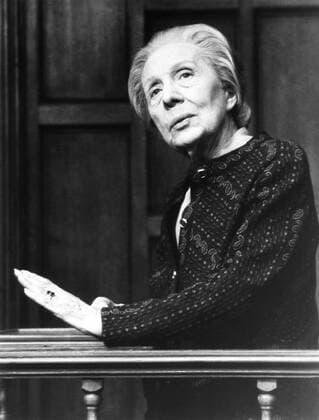 QB VII, Edith Evans, 1974 Courtesy Everett Collection !ACHTUNG AUFNAHMEDATUM GESCHÃ„TZT! PUBLICATIONXNOTxINxCANxCHNxFRAxITAxJPNxNORxPOLxRUSxESPxUKxUSA Copyright: xCourtesyxEverettxCollectionx TBDQBVI EC009