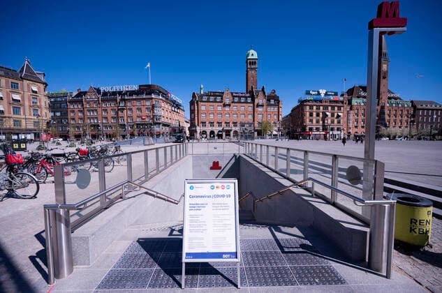 Covid 19 information at Radhusplatsen metro station as Copenhagen and Denmark is slowly opening up after the coronavirus lockdown, April 21, 2020 COPENHAGEN DENMARK EBF x50090x,  Copyright: xJohanxNilsson TTx DENMARK CORONA