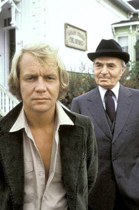 SALEM S LOT, David Soul, James Mason, 1979. Warner Bros. Television Courtesy: Everett Collection Warner Bros Courtesy Everett Collection !ACHTUNG AUFNAHMEDATUM GESCHÃ„TZT! PUBLICATIONXNOTxINxCANxCHNxFRAxITAxJPNxNORxPOLxRUSxESPxUKxUSA Copyright: xWarnerxBros CourtesyxEverettxCollectionx TCDSALO EC002