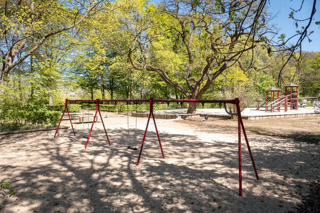 23 04 2020,Berlin,Germany,GER, the city in times of the Corona pandemic Childrens playground Tiergarten at John Foster Dulles Allee All playgrounds are currently closed