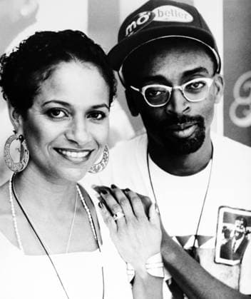 SPIKE & CO.: DI IT A CAPPELLA, from left: Debbie Allen, Spike Lee, 1990, PBS courtesy Everett Collection For usage credit please use; !ACHTUNG AUFNAHMEDATUM GESCHÃ„TZT! PUBLICATIONXNOTxINxCANxCHNxFRAxITAxJPNxNORxPOLxRUSxESPxUKxUSA Copyright: xCourtesyxEverettxCollectionx TBDSPAN EC001