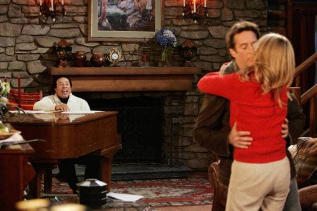 DAYS OF OUR LIVES, (from left): Smokey Robinson, Drake Hogestyn, Deidre Hall, (Season 41, aired November 15, 2006), 1965-. photo: Chris Haston NBC Courtesy: Everett Collection NBC Courtesy Everett Collection !ACHTUNG AUFNAHMEDATUM GESCHÃ„TZT! PUBLICATIONXNOTxINxCANxCHNxFRAxITAxJPNxNORxPOLxRUSxESPxUKxUSA Copyright: xNBC CourtesyxEverettxCollectionx TCDDAOF EC117