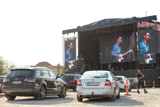 Mads Langer plays for a sold-out drive in concert at Tangkrogen in Aarhus, Friday, April 24, 2020, Aarhus Denmark,  Copyright: Copyrightx x2020xMikkelxBergxPedersen.xAllxrightsxreserverdxaccordingxtoxDanishxlaw.xForxmorexinformationxorxtoxbuyxthisximage, MikkelxBergxPedersenx cop115 spdk20200424-204310-L