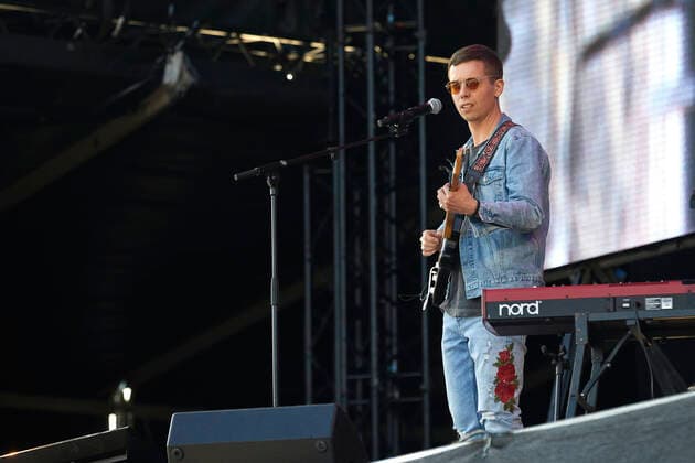 Mads Langer plays for a sold-out drive in concert at Tangkrogen in Aarhus, Friday, April 24, 2020, Aarhus Denmark,  Copyright: Copyrightx x2020xMikkelxBergxPedersen.xAllxrightsxreserverdxaccordingxtoxDanishxlaw.xForxmorexinformationxorxtoxbuyxthisximage, MikkelxBergxPedersenx cop115 spdk20200424-204330-L