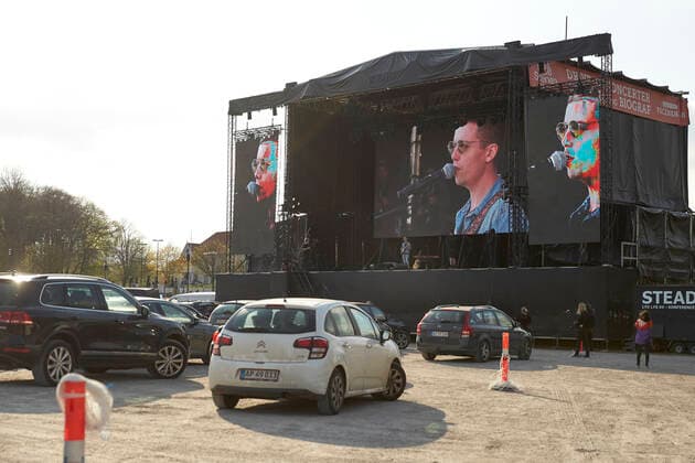 Mads Langer plays for a sold-out drive in concert at Tangkrogen in Aarhus, Friday, April 24, 2020, Aarhus Denmark,  Copyright: Copyrightx x2020xMikkelxBergxPedersen.xAllxrightsxreserverdxaccordingxtoxDanishxlaw.xForxmorexinformationxorxtoxbuyxthisximage, MikkelxBergxPedersenx cop115 spdk20200424-204349-L