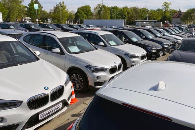 BMW car dealership BMW cars are on stockpile waiting for buyers Because of the Corona crisis, car sales worldwide are collapsing due to the Corona crisis, car sales, export, exports, used car center, used, new, new cars, used cars, car purchase, buy, car dealership, cars, offer, cars, oversupply, young used car