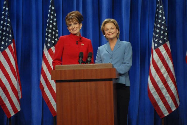SATURDAY NIGHT LIVE, (from left): Tina Fey (as Governor Sarah Palin), Amy Poehler (as Senator Hillary Clinton), A Non-Partisan Message from Governor Palin and Senator Clinton , (Season 34, aired Sept. 13, 2008), photo: Dana Edelson NBC Courtesy: Everett Collection NBC Courtesy Everett Collection !ACHTUNG AUFNAHMEDATUM GESCHÃ„TZT! PUBLICATIONXNOTxINxCANxCHNxFRAxITAxJPNxNORxPOLxRUSxESPxUKxUSA Copyright: xNBC CourtesyxEverettxCollectionx TCDSANI EC452