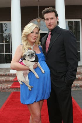 TORI & DEAN: INN LOVE, (from left): Tori Spelling, Dean McDermott, (Season 2), 2007-. Oxygen Courtesy: Everett Collection Oxygen Network Courtesy Everett Collection !ACHTUNG AUFNAHMEDATUM GESCHÃ„TZT! PUBLICATIONXNOTxINxCANxCHNxFRAxITAxJPNxNORxPOLxRUSxESPxUKxUSA Copyright: xOxygenxNetwork CourtesyxEverettxCollectionx TCDTOAN EC009