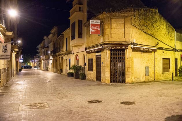 20200426 Children go out of the Home in Mallorca during Corona Lock down PALMA DE MALLORCA, SPAIN APRIL 26 2020 closed bar in in Llucmajor at Children go out of the Home in Mallorca during Corona Lock down on April 26, 2020 in Palma de Mallorca, Palma de Mallorca Baleares Spain